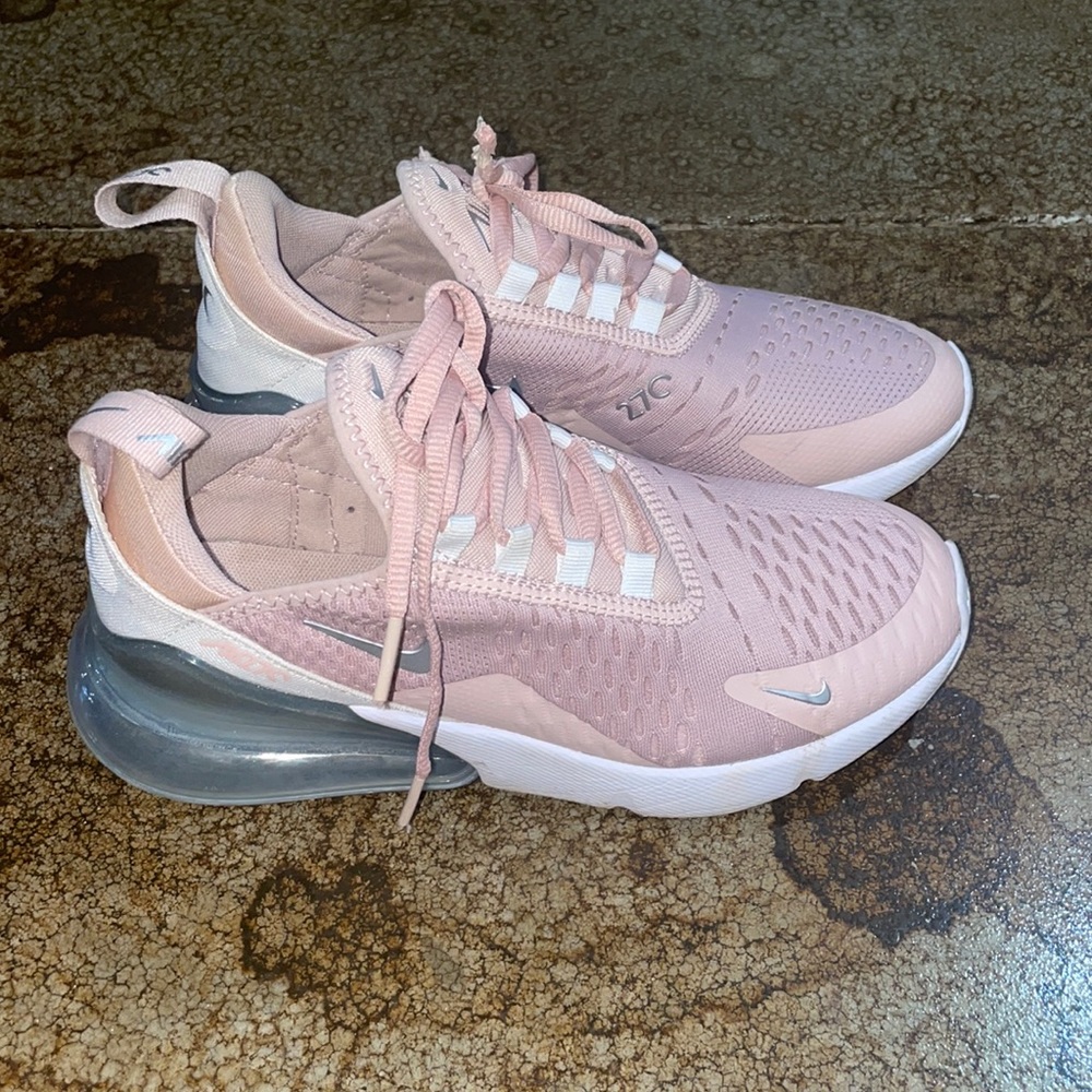 Pink Nike 270’s air max